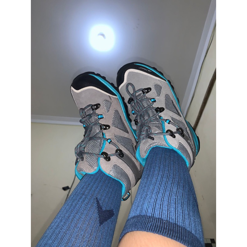 Sepatu Gunung Women Series Arei Smithsonia Outdoorgear ( Bekas )