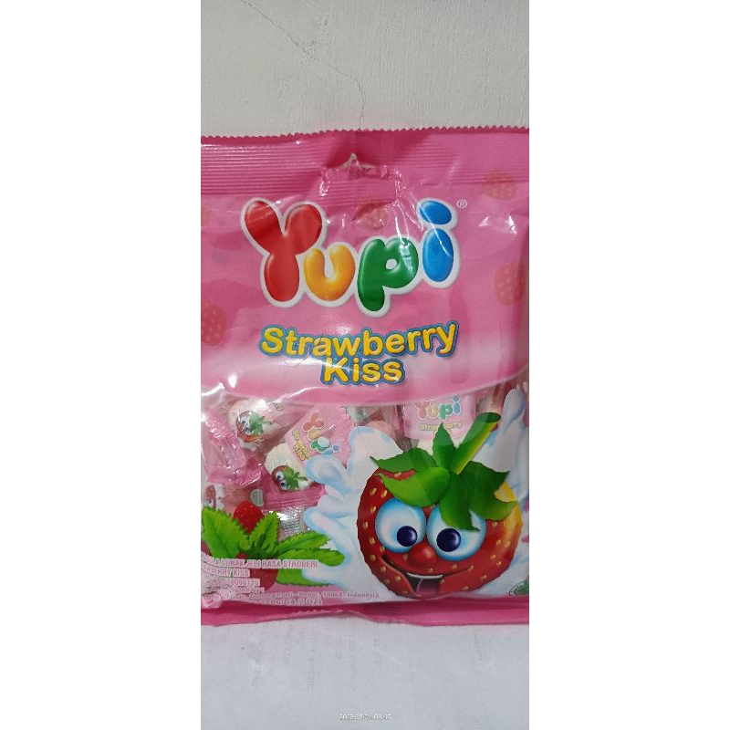 

Yupi strawberry kiss 120g