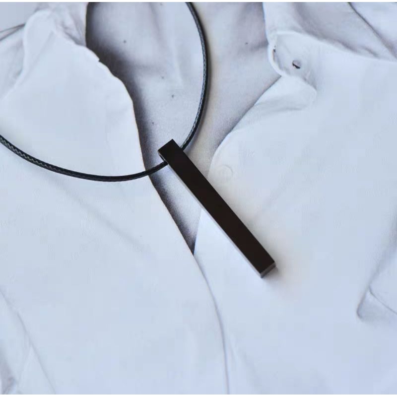 KASEKO_KALUNG  TALI KOREA  HITAM POLOS PRIA LIONTIN BALOK HITAM TITANIUM WANITA PERSEGI PANJANG TERB