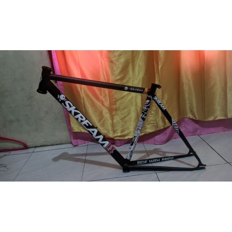 frame second soloist 02