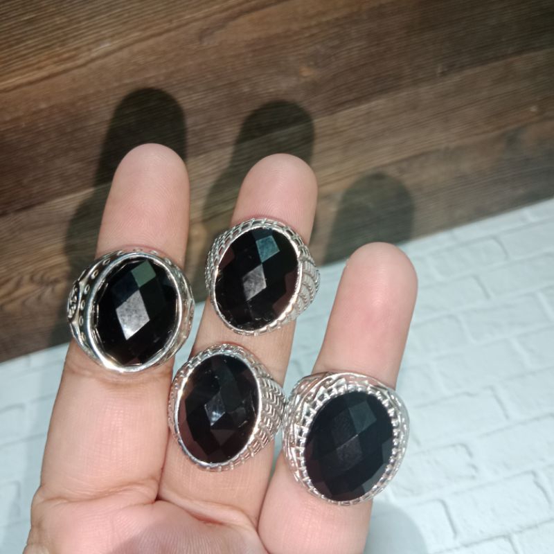 cincin batu black onyx cutting