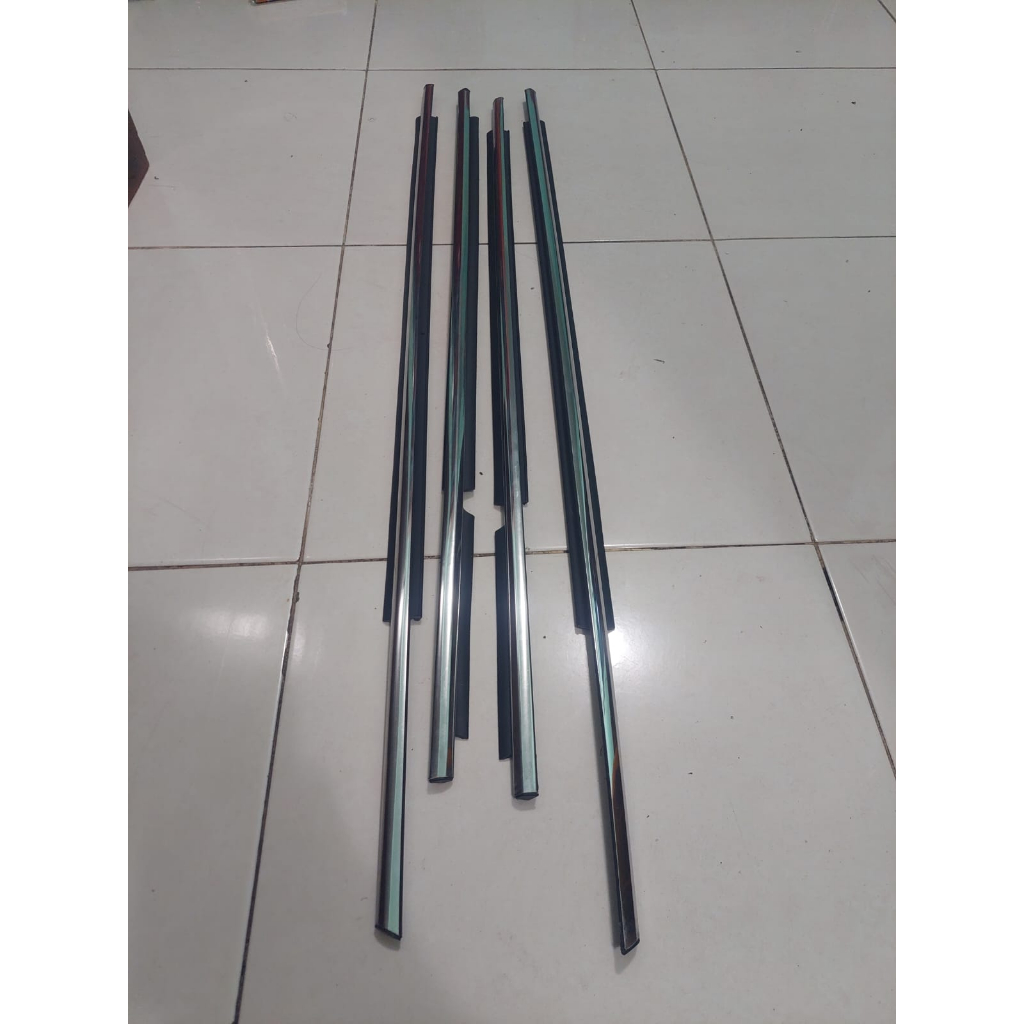 Pelipit/Weather Strip Kaca/List pelipit Pintu Mobil Jazz GD-8 Chrome