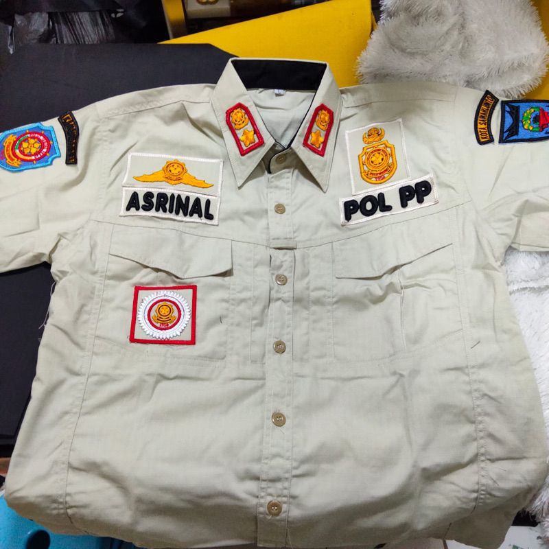 baju kemeja seragam pol PP warna krem lengan pendek Full atribut atau full bordir