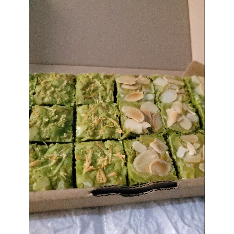 Fudgy Brownies Matcha