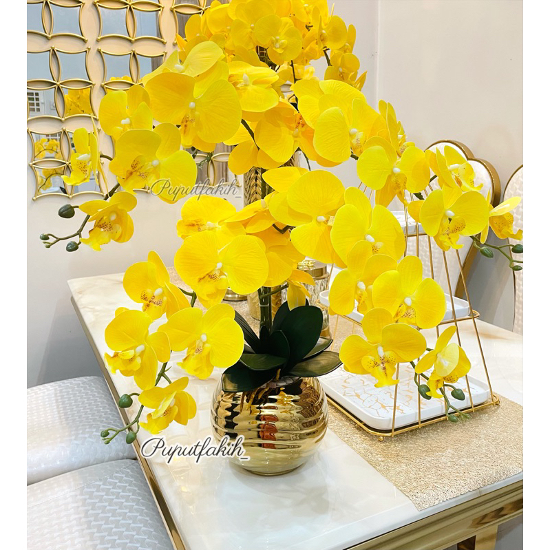 Vas gold keramik dengan bunga anggrek latex /vas set anggrek sudah di rangkai