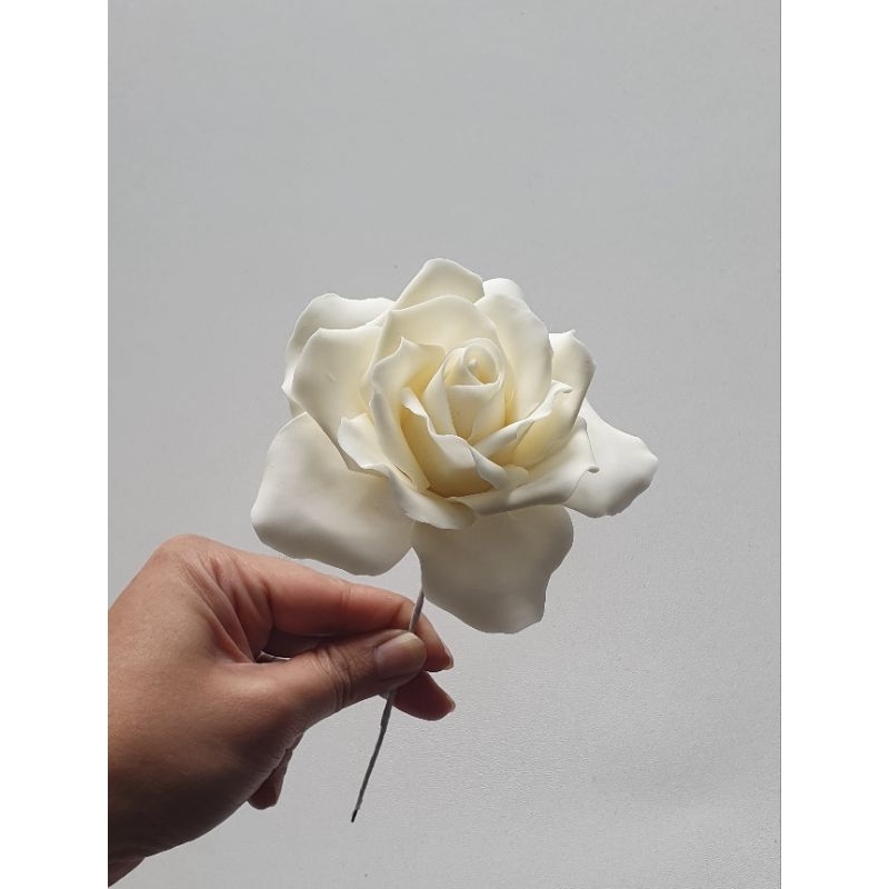 

rose garden D8 / edible / veganpaste/ gumpaste