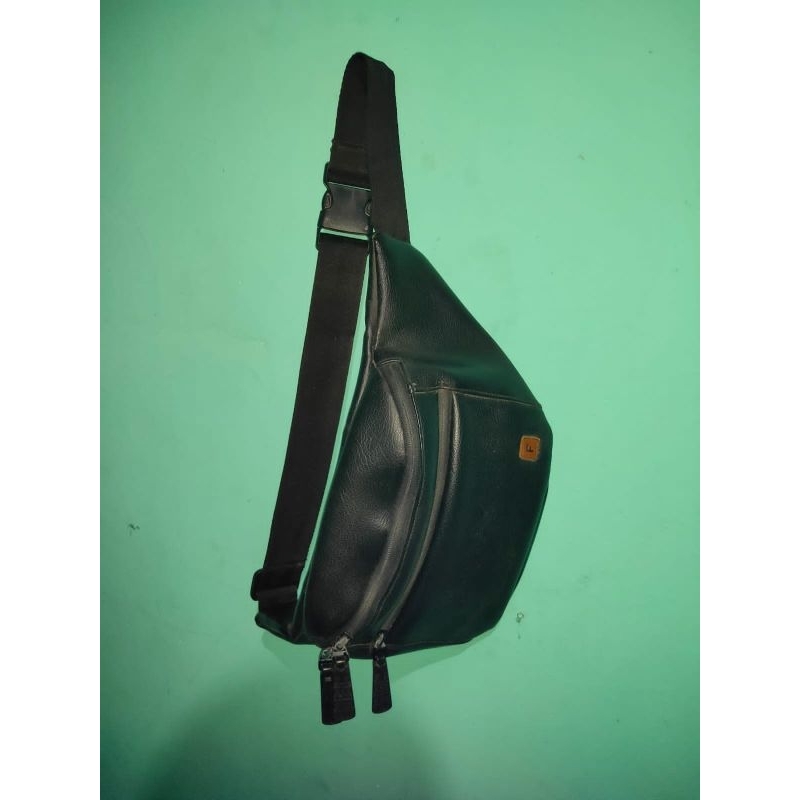 Preloved Tas Kulit Fadkhera