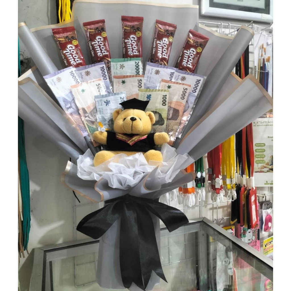 

BUKET BONEKA MIX SNACK FREE UANG MAINAN FREE PITA // KADO BOUQET ULTAH WEDDING // BUKET WISUDA