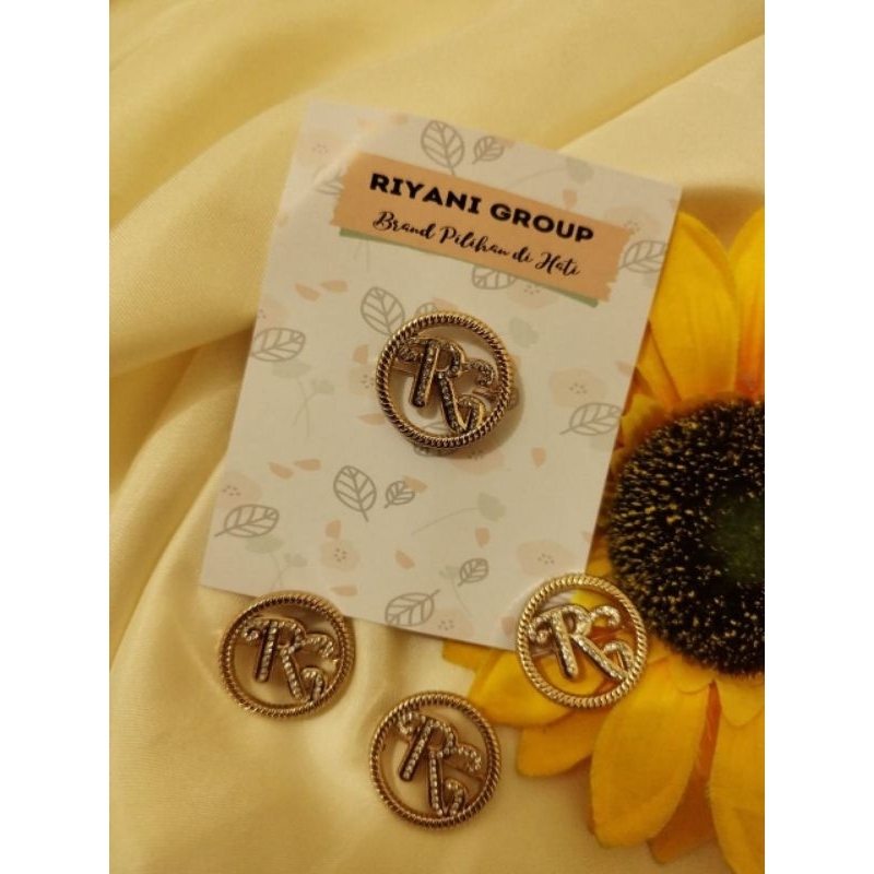 Bross Riyani/bross cantik/bross huruf/bross inisial