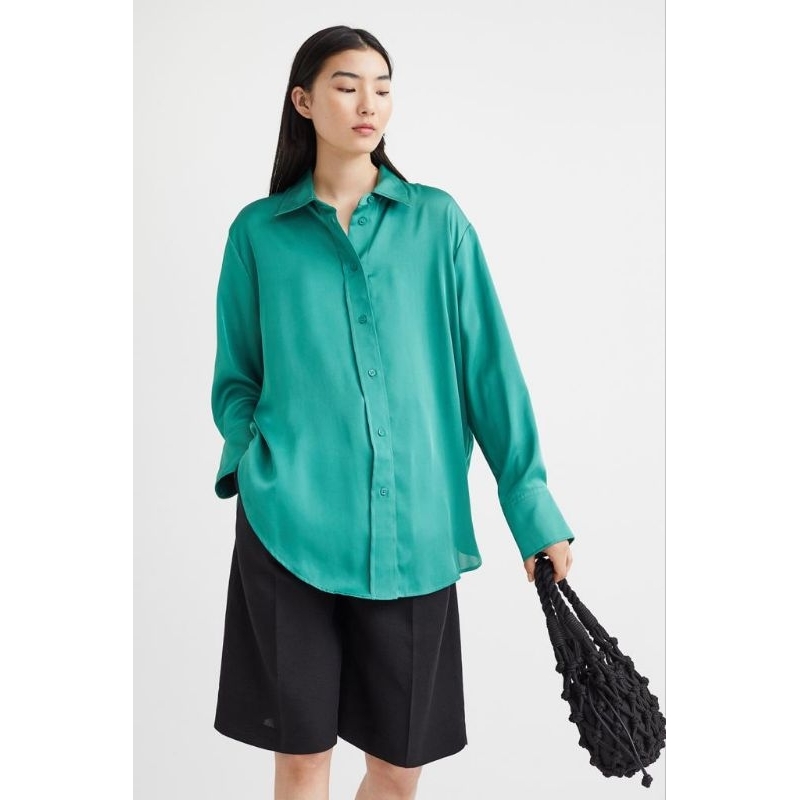 HM Oversize Satin Shirt/Kemeja Satin HM