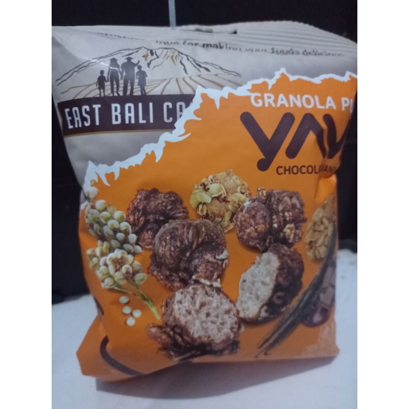 

Yava Granola Puffs (Kipang Oats dengan Kacang Mede)