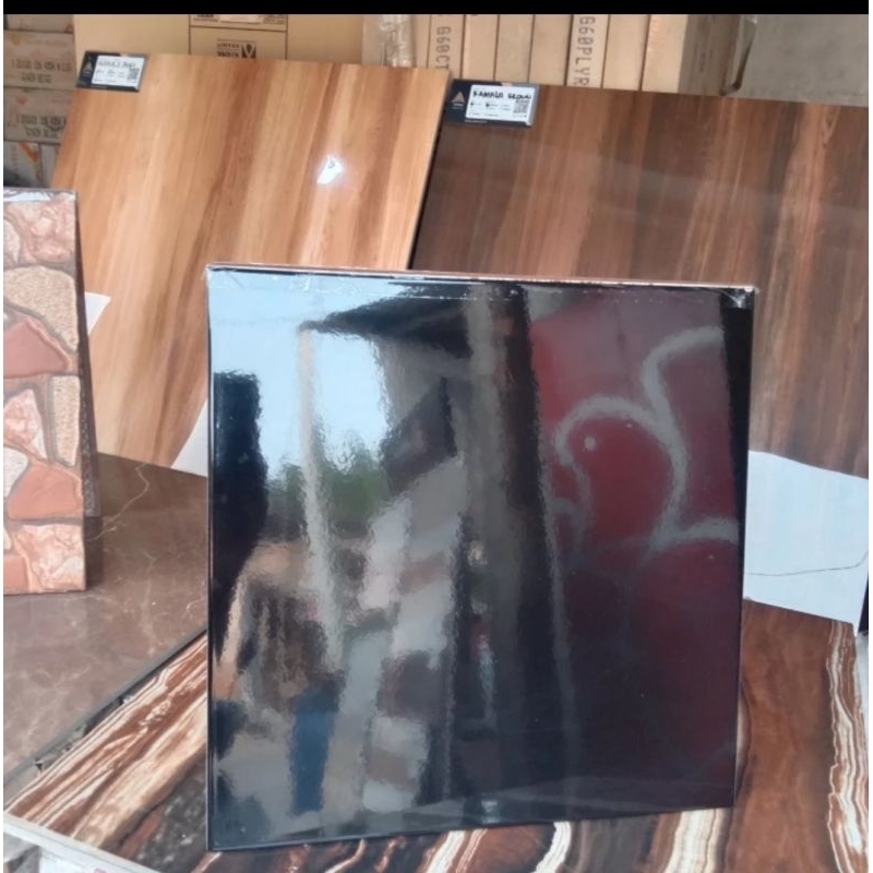Keramik 40x40 Hitam polos Asia tile