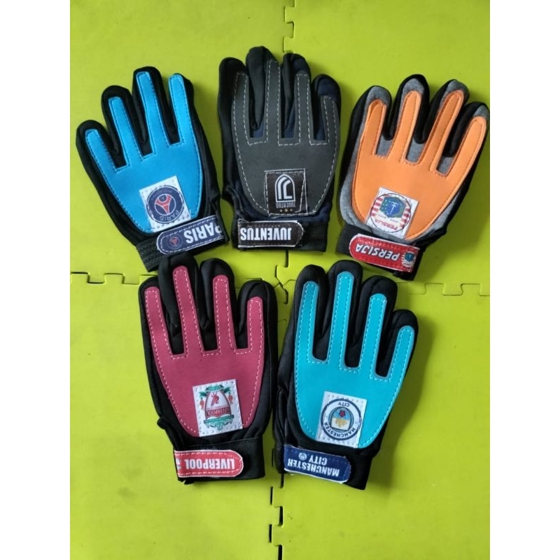 sarung tangan bola anak/sarung tangan kiper anak