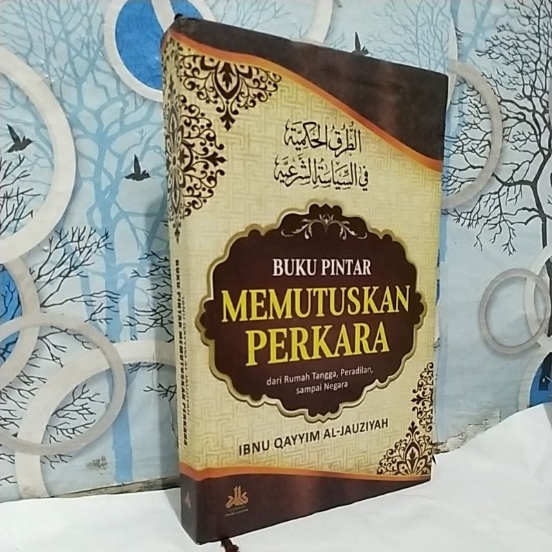 BUKU PINTAR MEMUTUSKAN PERKARA