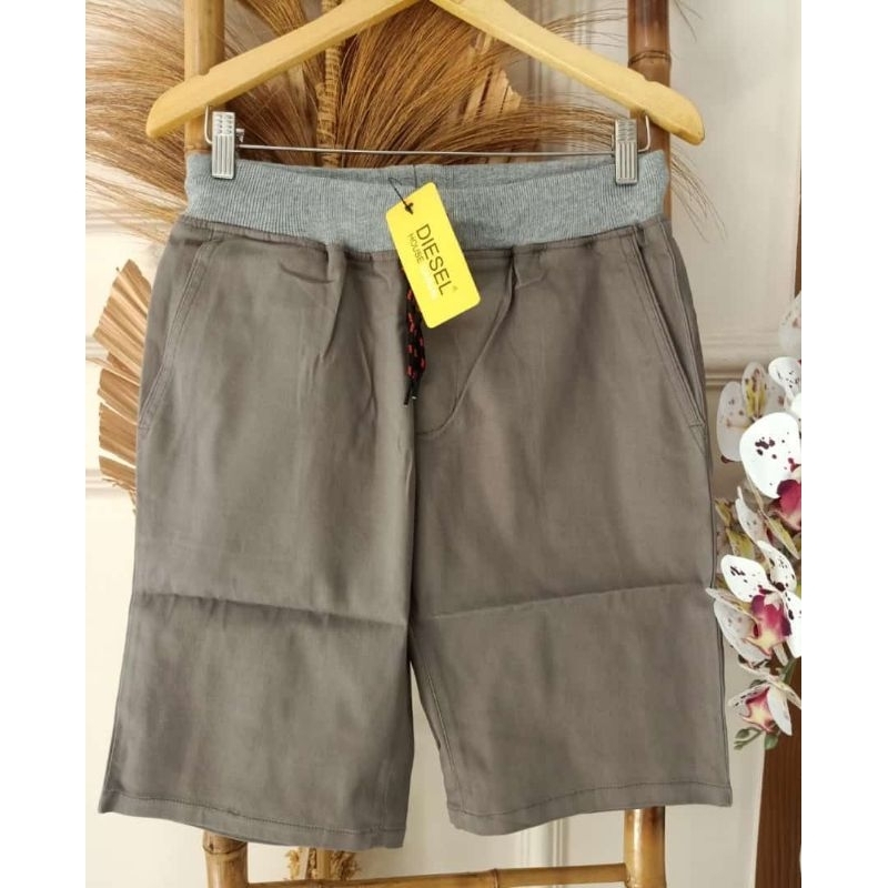 Celana Pendek Woven Cowok Branded DI3S3L