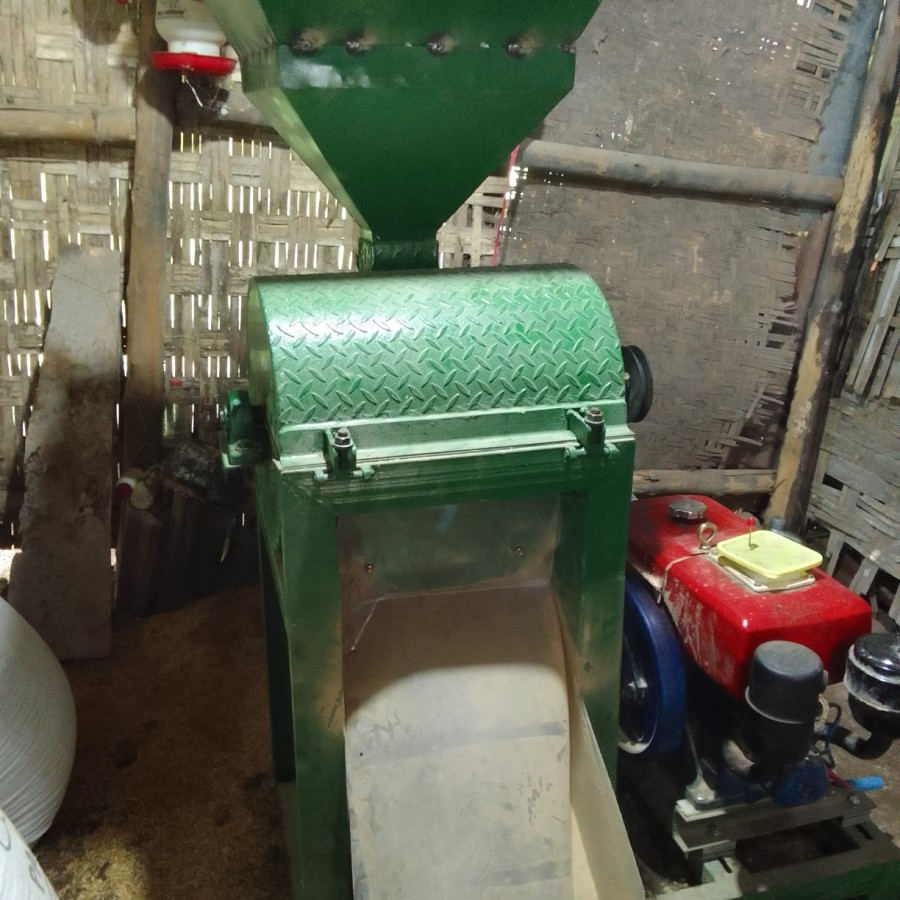 Mesin Giling Sekam Penggerak Diesel 10 PK