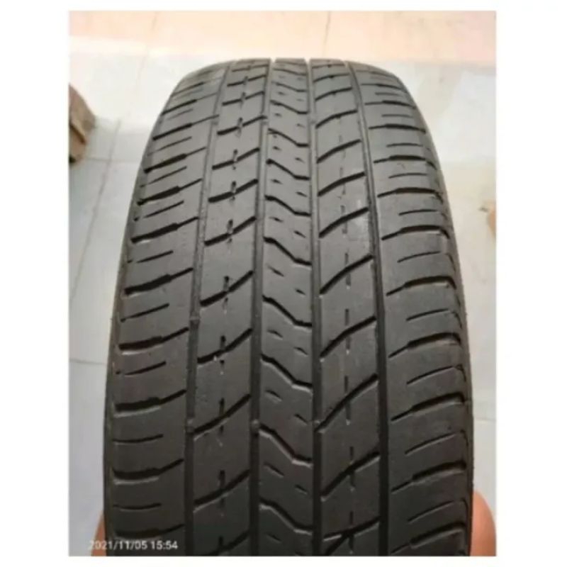ban mobil bekas ukuran 185/60 R15 tahun muda kondisi baik tebal layak