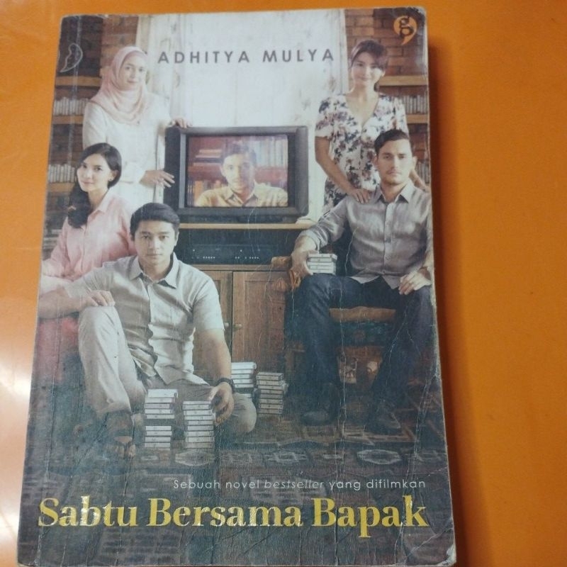 

PRELOVED NOVEL SABTU BERSAMA BAPAK BUKU BEKAS
