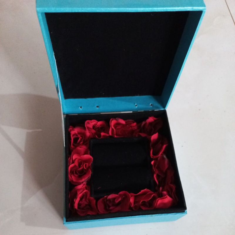 kotak cincin 1pasang