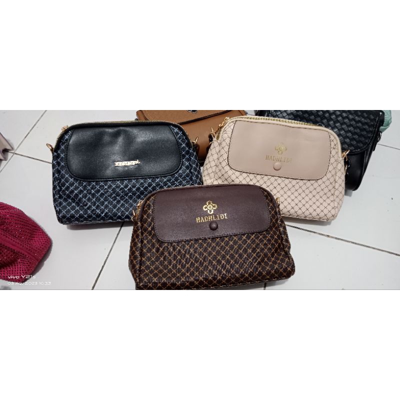 Tas import moco tas selempang