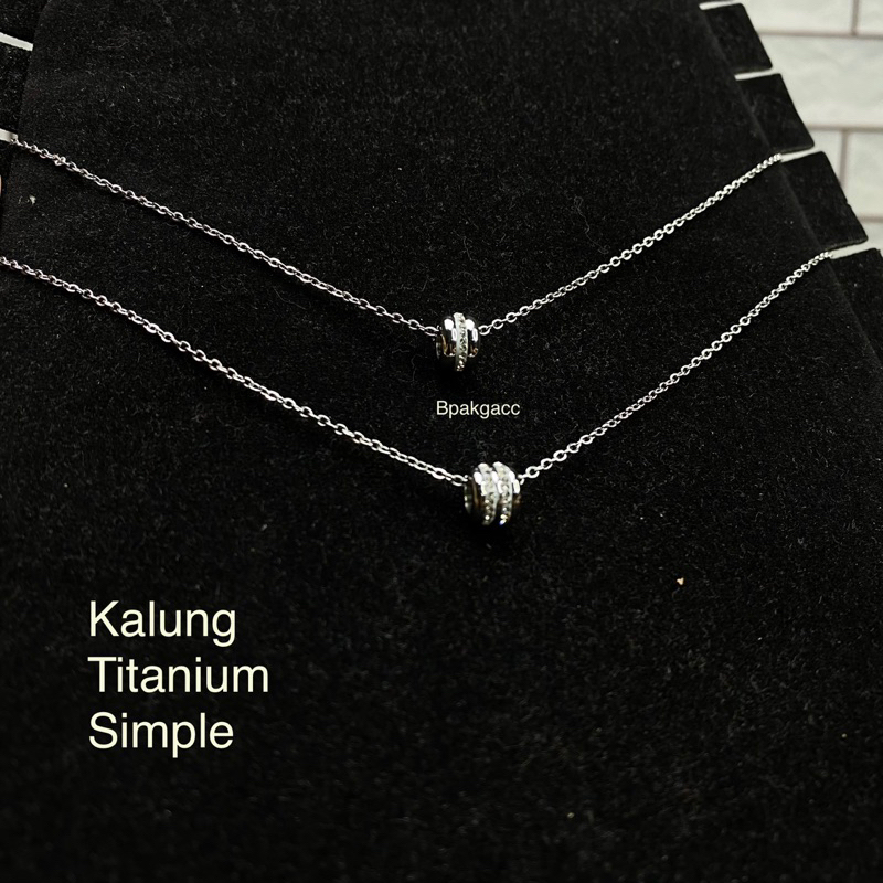 kalung rantai nori liontin boldis tabung garis permata - Kalung Titanium wanita Anti karat Anti lunt