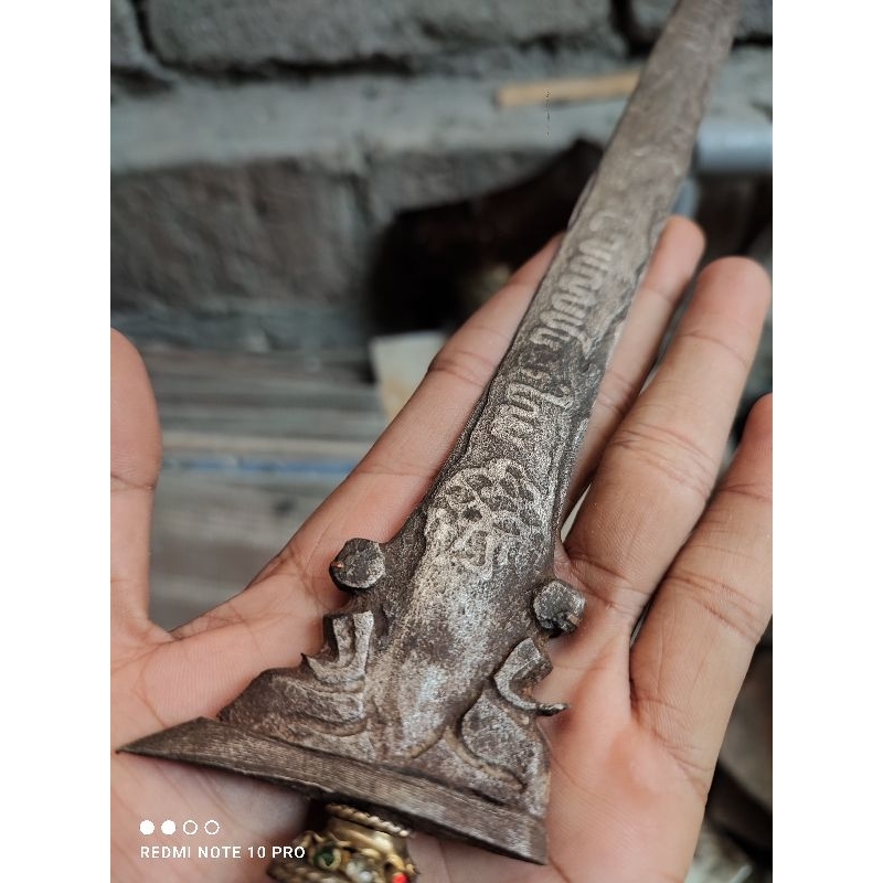 Keris omyang jimbe sepuh kuno wingit langka