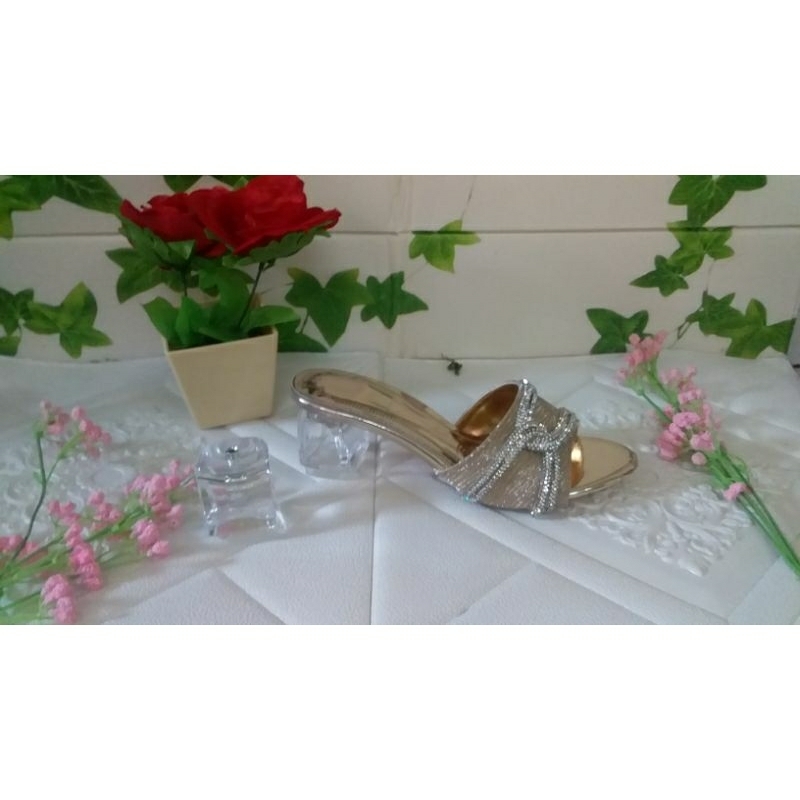 frz02 sendal pesta hak kaca pendek