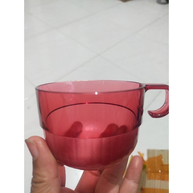 cup wtc merah malay