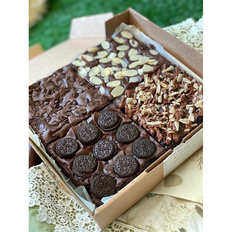 

FUDGY BROWNIES SEKAT 20x20