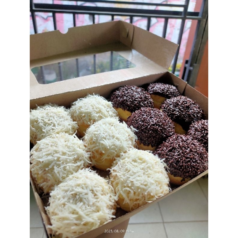 

Bomboloni 1 box Isi 12pcs mix