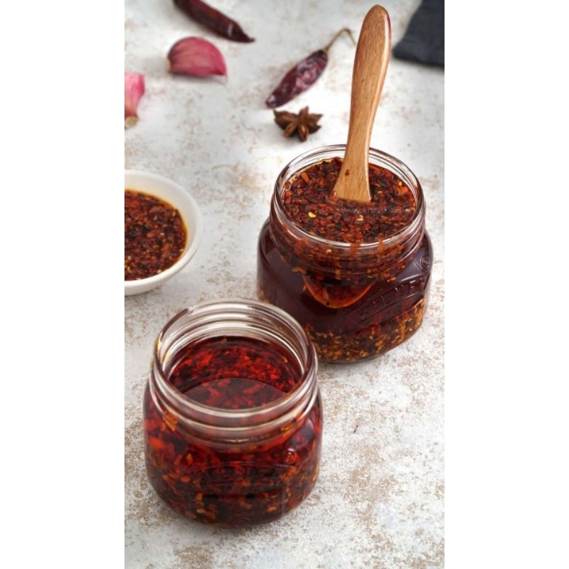 

CHILI OIL PREMIUM TERMURAH TERENAK
