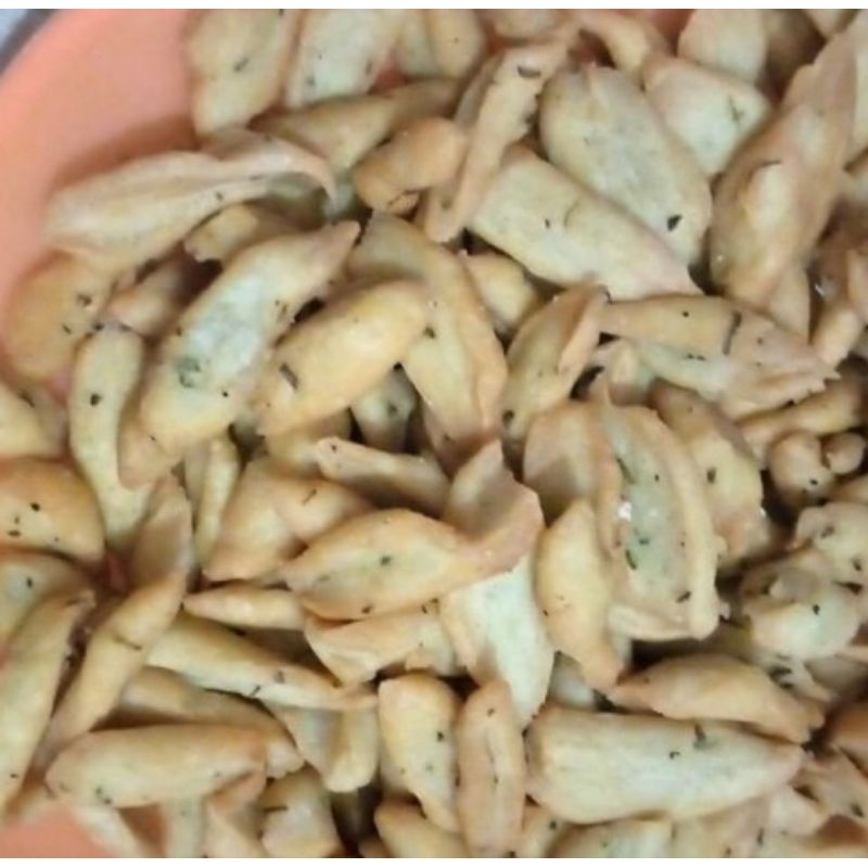 

kue bawang 100gram......cemilan dari pacitan