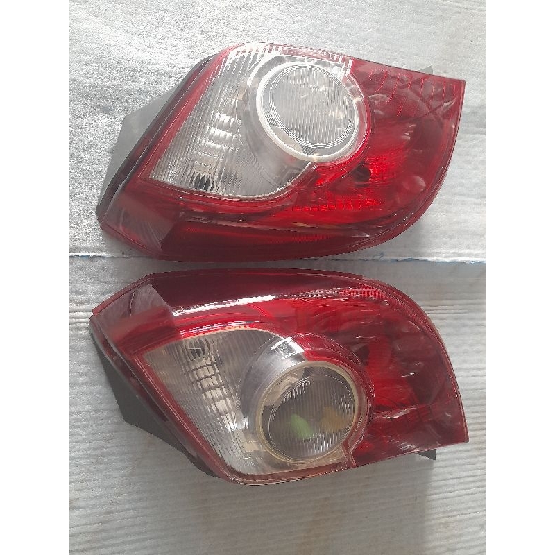 stoplamp lampu belakang agya ayla sebelah kanan