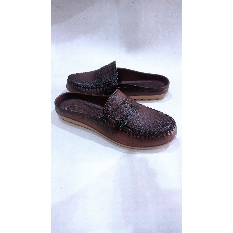 Sepatu Sandal Karet Pria Anti Slip Sandal karet slop Sandal karet terbaru  kekinian trendy