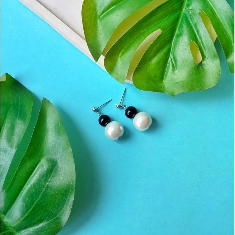 Anting Fashion Tusuk Mutiara Hitam Putih | Earring Stud Pearl