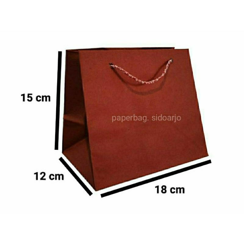 

Paperbag Polos Merah Pia Ukuran P18 L12 T15