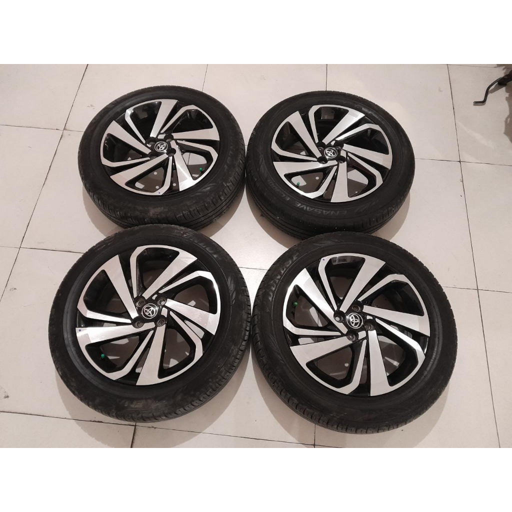 Velg Original Copotan Mobil Toyota Raize Ring 17 Velg Bekas Mobil Raize R17 Ban Dunlop