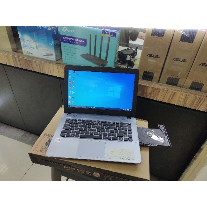 Laptop Asus X441B AMD A9 RAM 4GB SSD 256GB Terbaru