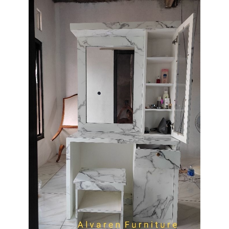 MEJA Rias minimalis meja kosmetik