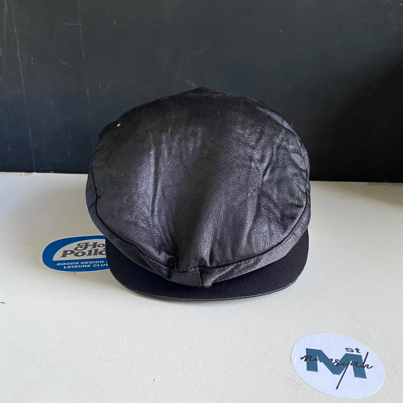 Topi kodok/ pelukis/ newsboy hitam kulit second original