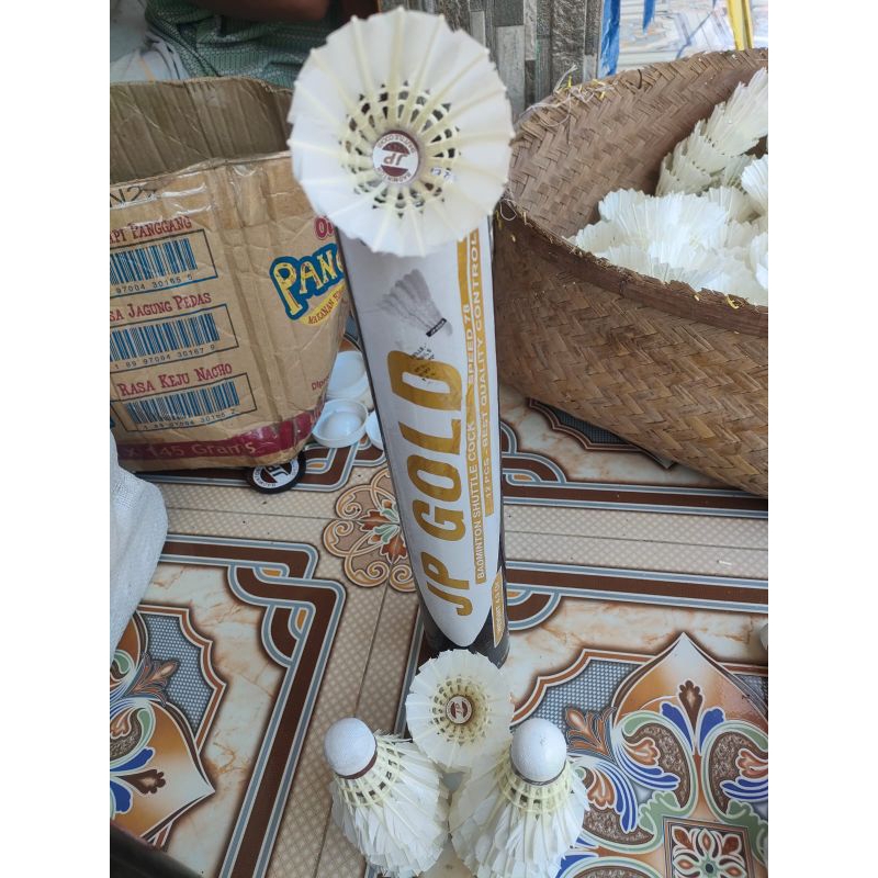 (1slop) shuttlecock badminton merk random