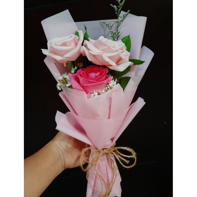 buket mawar / bunga fresh/ buket mawar asli/simple buket / buket murah/buket lucu
