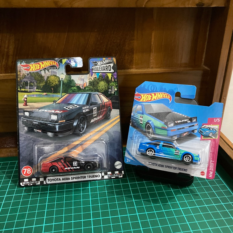 (PAKET HOTWHEELS) Toyota AE86 Sprinter Trueno Falken & Boulevard
