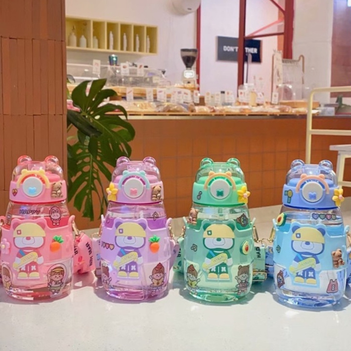 Botol Minum Plastik HEENOOR Astronot Karakter Free Stiker 2D 650ml