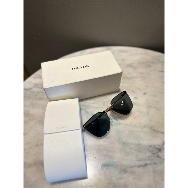 PRADA CAT EYE WOMEN SUNGLASSES (AUTHENTIC)