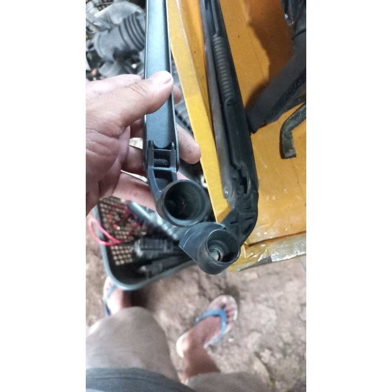 setang wiper etios valco.