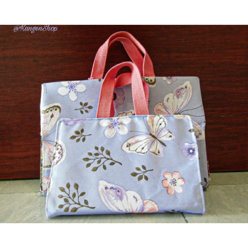 

SAMPUL COVER BUKU ALQURAN ALKITAB TAS BUKU UKURAN MOTIF BUTTERFLY