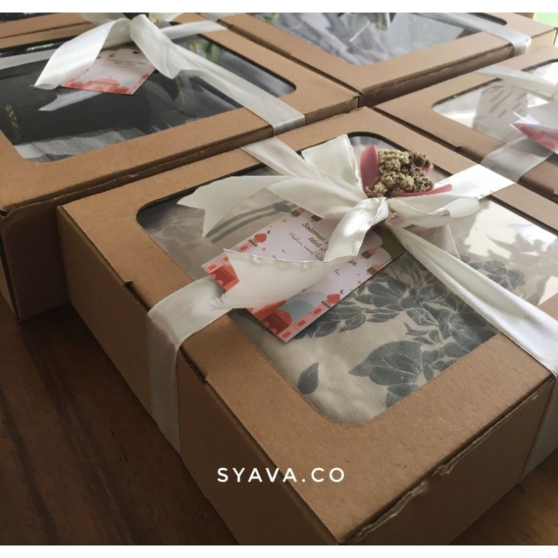 

MADEENA - SESERAHAN / HAMPERS / GIFT RAMADHAN - SET MUKENA