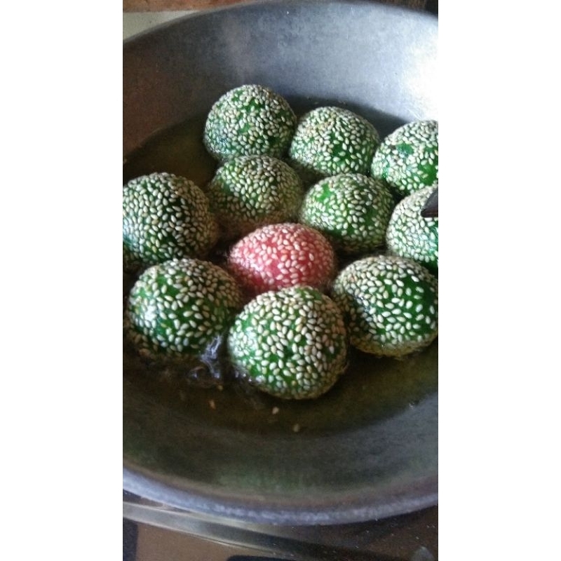 

onde-onde ceria 1.250/biji