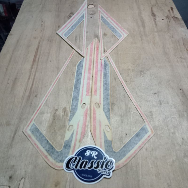 striping sticker Honda cgn cg110 laminasi good quality
